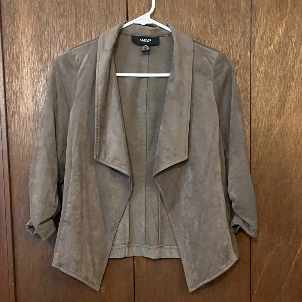 Alfani Women's Soft Taupe Drape 3/4 sleeve Blazer Feels like SUEDE Petite
